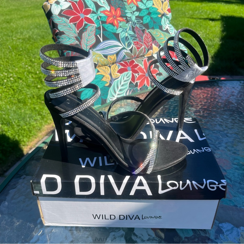 Wild Diva Black and Silver Glittering Spiral Heels